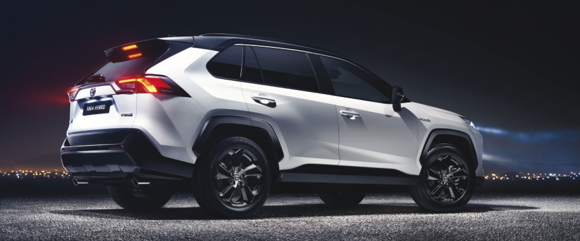 1121_TOYOTA_MISEAU-FORMAT_RAV4_BANNIERE_1920X800_3