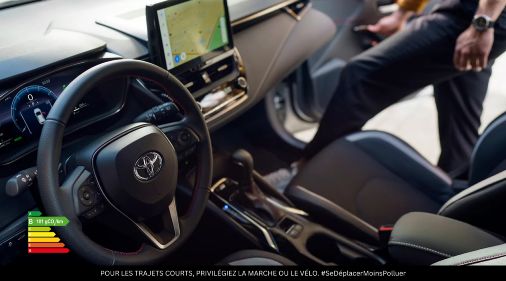 Espace intérieur et praticité - Quels sont les critères à regarder pour l'achat d'une citadine hybride ? - Toyota Réunion